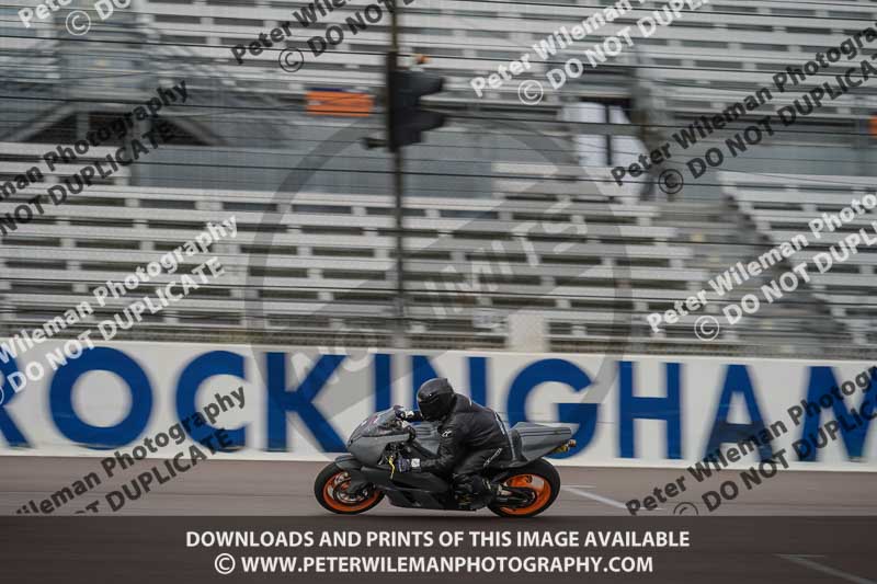 Rockingham no limits trackday;enduro digital images;event digital images;eventdigitalimages;no limits trackdays;peter wileman photography;racing digital images;rockingham raceway northamptonshire;rockingham trackday photographs;trackday digital images;trackday photos